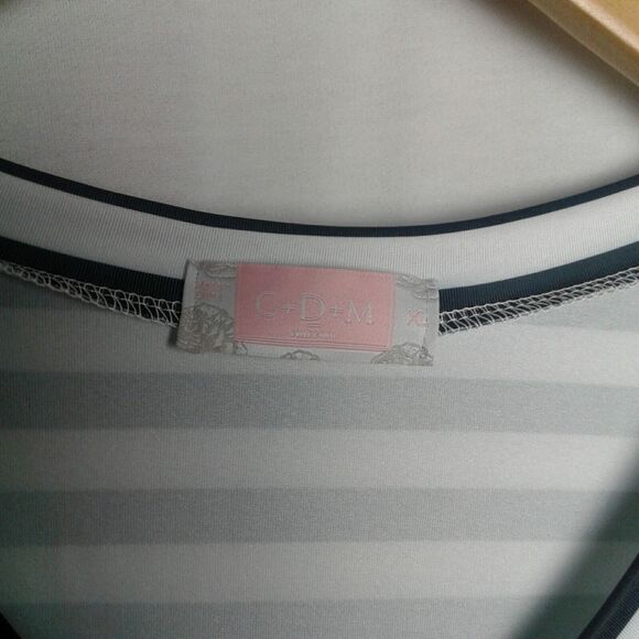 C+D+M Collection Black And White Striped Women's Extra Large Short Sleeve V Neck - Picture 2 of 3